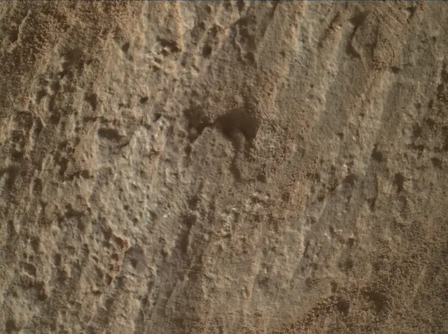 Sol 2581: Mars Hand Lens Imager (MAHLI)