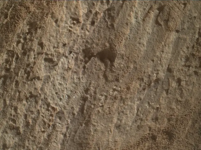 Sol 2581: Mars Hand Lens Imager (MAHLI)