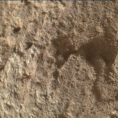 Sol 2581: Mars Hand Lens Imager (MAHLI)