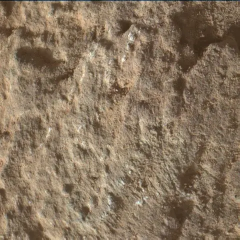 Sol 2581: Mars Hand Lens Imager (MAHLI)