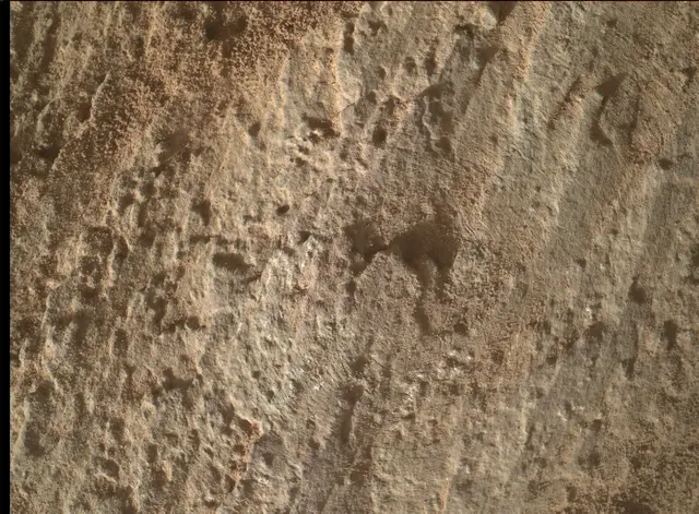 Sol 2581: Mars Hand Lens Imager (MAHLI)