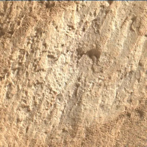 Sol 2581: Mars Hand Lens Imager (MAHLI)