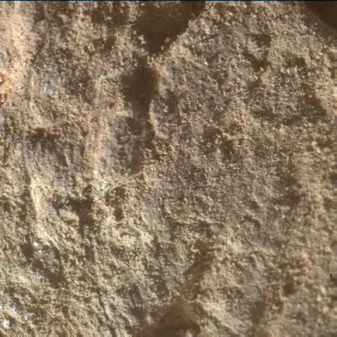 Sol 2581: Mars Hand Lens Imager (MAHLI)