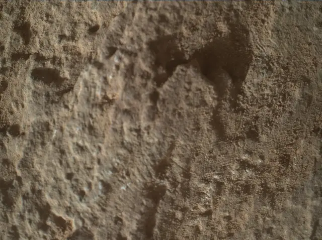 Sol 2581: Mars Hand Lens Imager (MAHLI)