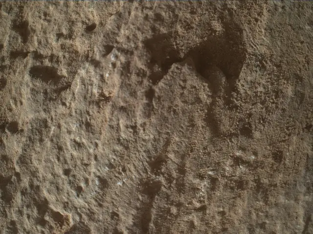 Sol 2581: Mars Hand Lens Imager (MAHLI)