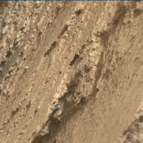 Sol 2581: Mars Hand Lens Imager (MAHLI)