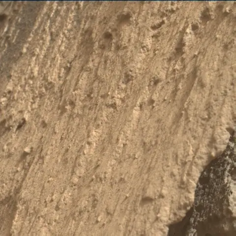 Sol 2581: Mars Hand Lens Imager (MAHLI)