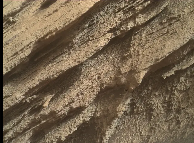 Sol 2581: Mars Hand Lens Imager (MAHLI)