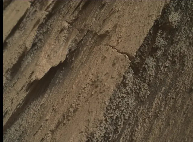 Sol 2581: Mars Hand Lens Imager (MAHLI)