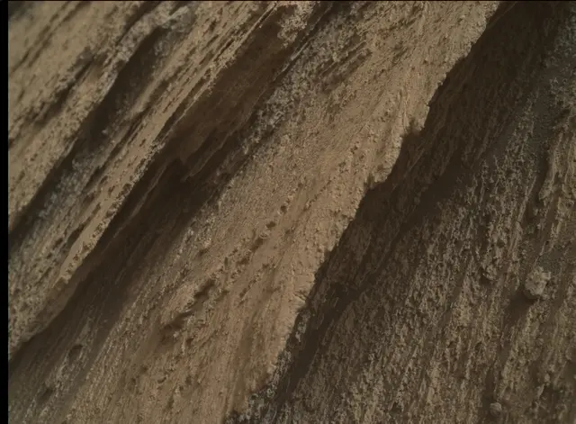 Sol 2581: Mars Hand Lens Imager (MAHLI)