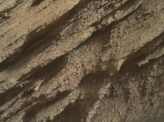 Sol 2581: Mars Hand Lens Imager (MAHLI)