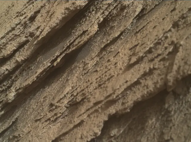 Sol 2581: Mars Hand Lens Imager (MAHLI)
