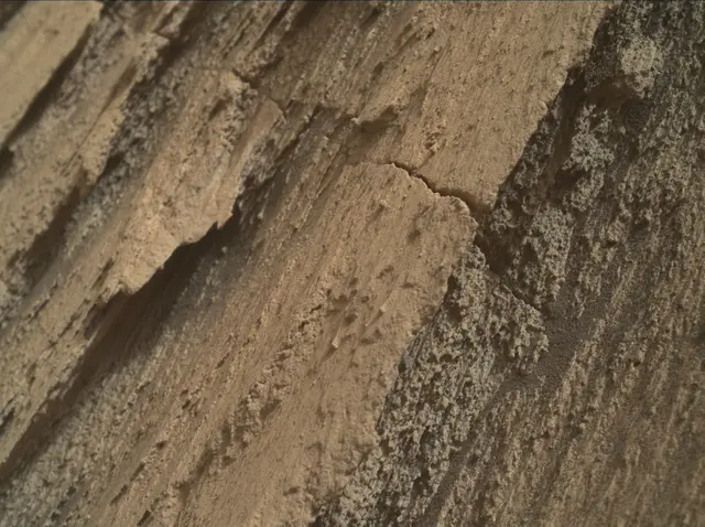 Sol 2581: Mars Hand Lens Imager (MAHLI)