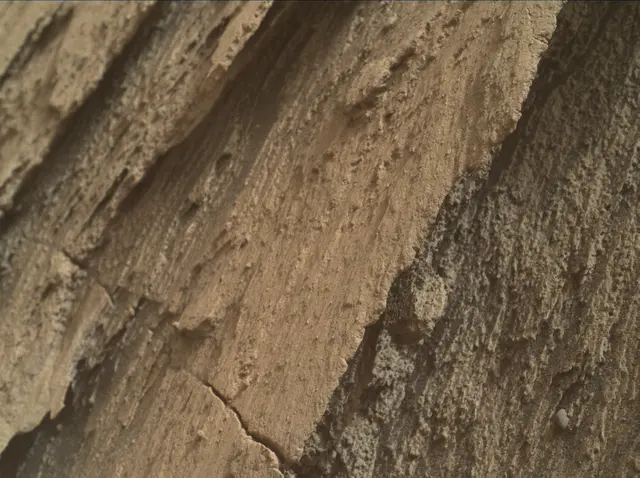 Sol 2581: Mars Hand Lens Imager (MAHLI)
