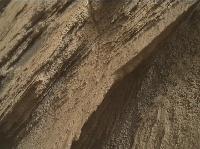 Sol 2581: Mars Hand Lens Imager (MAHLI)