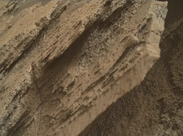 Sol 2581: Mars Hand Lens Imager (MAHLI)