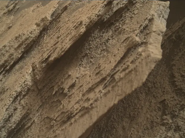Sol 2581: Mars Hand Lens Imager (MAHLI)