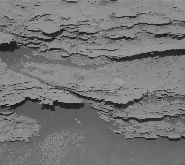 Sol 2582: Mast Camera (Mastcam)