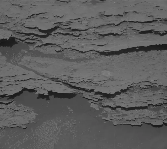 Sol 2582: Mast Camera (Mastcam)