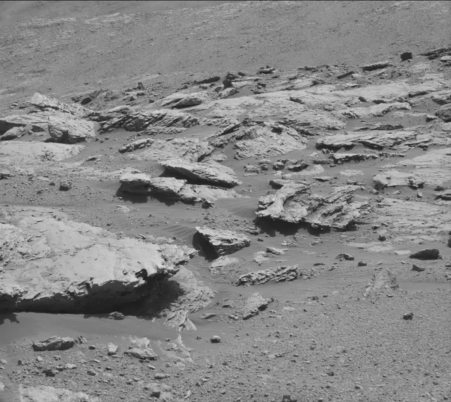Sol 2582: Mast Camera (Mastcam)