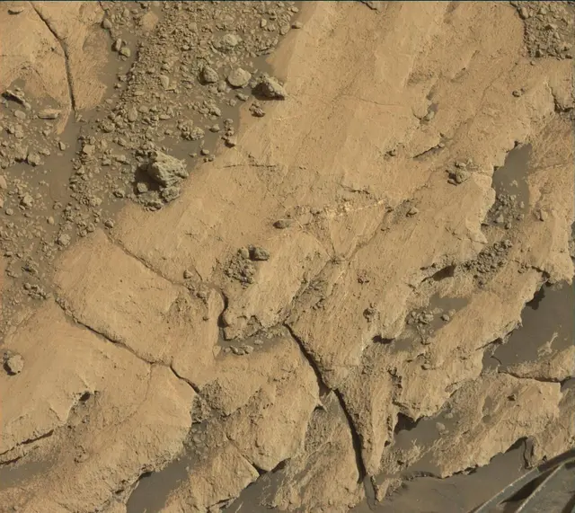 Sol 2582: Mast Camera (Mastcam)