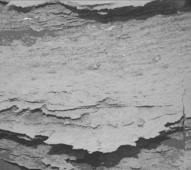 Sol 2582: Mast Camera (Mastcam)