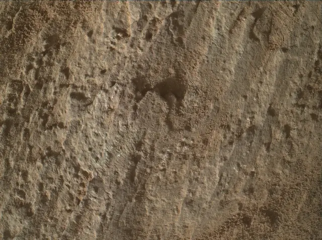 Sol 2582: Mars Hand Lens Imager (MAHLI)