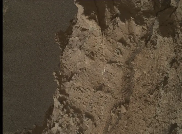 Sol 2583: Mars Hand Lens Imager (MAHLI)