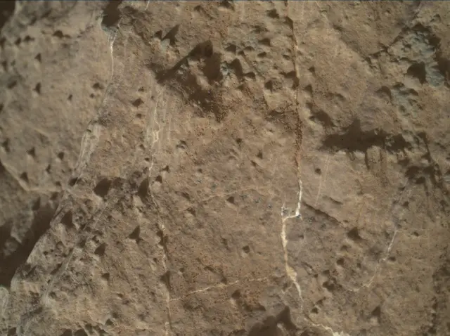 Sol 2583: Mars Hand Lens Imager (MAHLI)