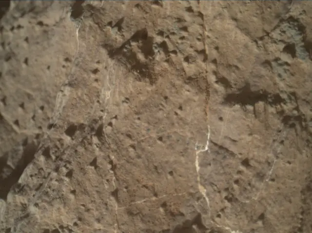Sol 2583: Mars Hand Lens Imager (MAHLI)