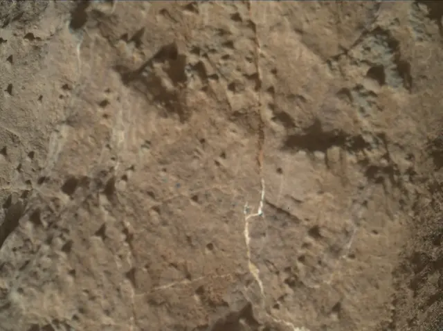 Sol 2583: Mars Hand Lens Imager (MAHLI)
