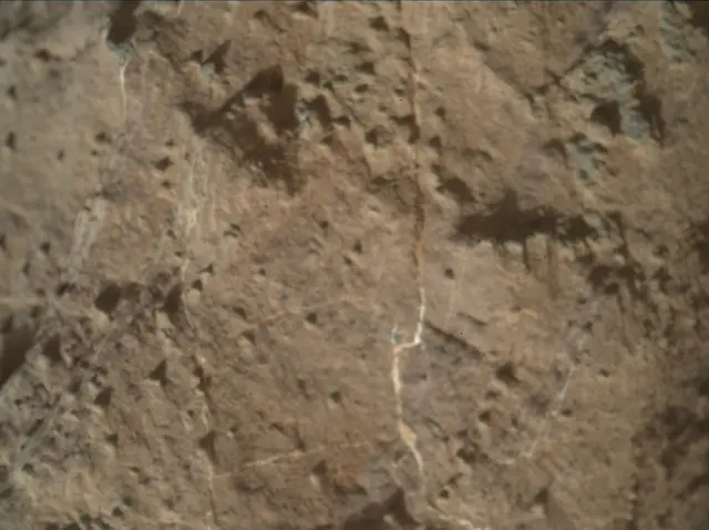 Sol 2583: Mars Hand Lens Imager (MAHLI)