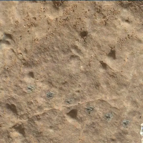 Sol 2583: Mars Hand Lens Imager (MAHLI)