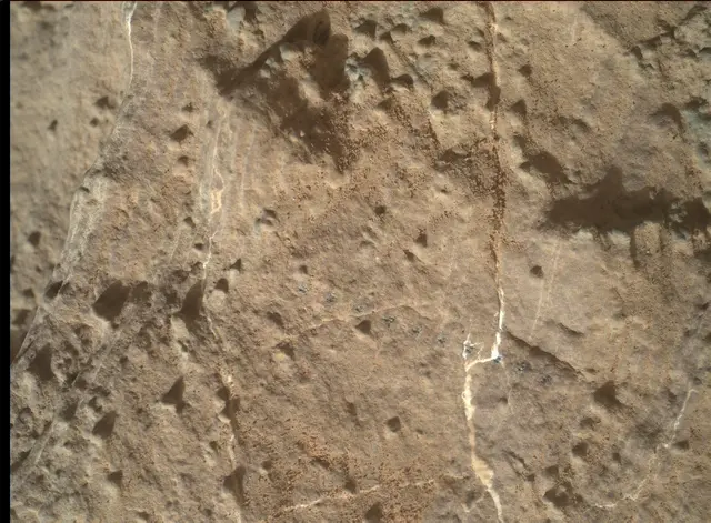 Sol 2583: Mars Hand Lens Imager (MAHLI)