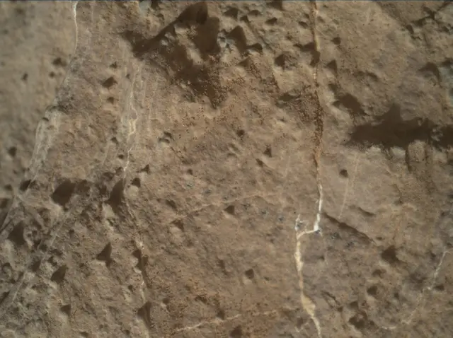 Sol 2583: Mars Hand Lens Imager (MAHLI)