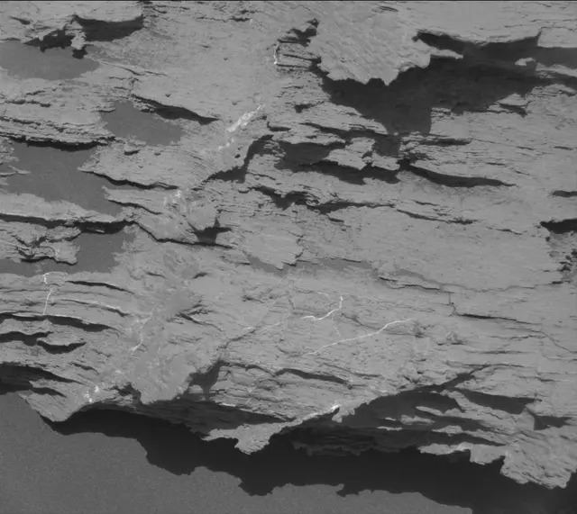 Sol 2584: Mast Camera (Mastcam)