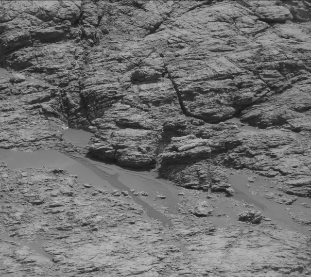 Sol 2584: Mast Camera (Mastcam)