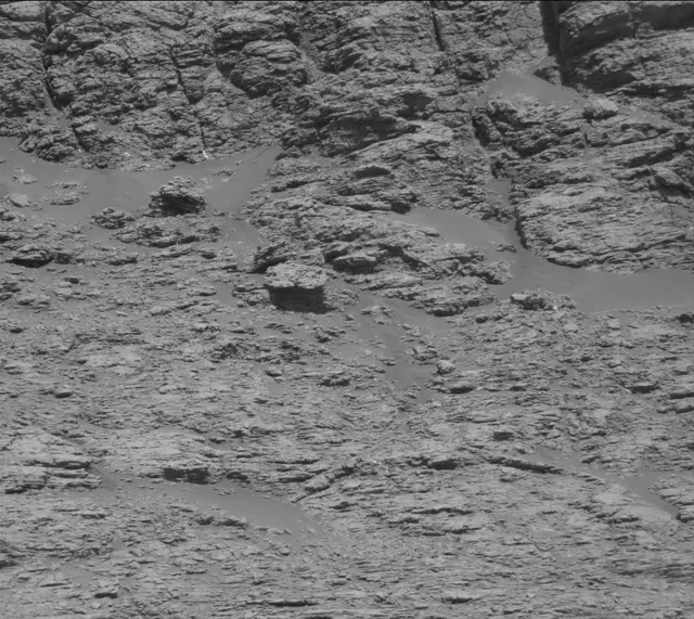 Sol 2584: Mast Camera (Mastcam)