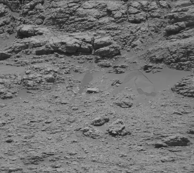 Sol 2584: Mast Camera (Mastcam)