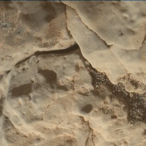 Sol 2585: Mars Hand Lens Imager (MAHLI)