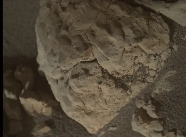 Sol 2585: Mars Hand Lens Imager (MAHLI)