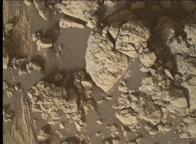 Sol 2585: Mars Hand Lens Imager (MAHLI)