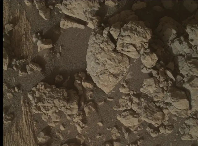 Sol 2585: Mars Hand Lens Imager (MAHLI)