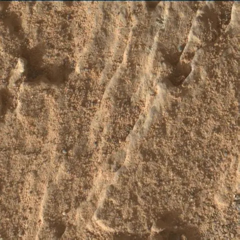 Sol 2585: Mars Hand Lens Imager (MAHLI)