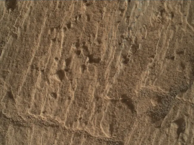 Sol 2585: Mars Hand Lens Imager (MAHLI)