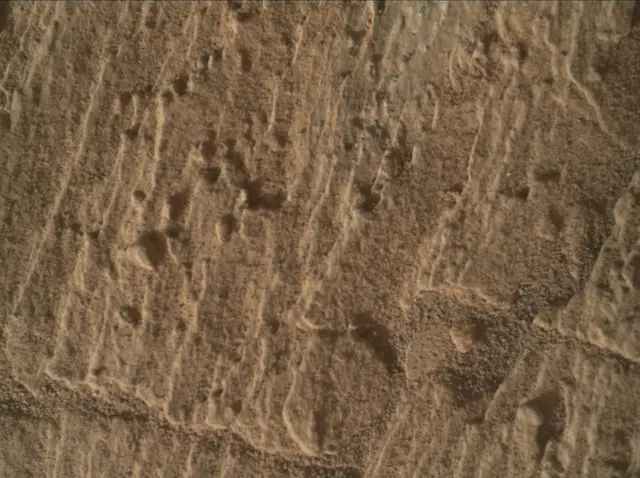 Sol 2585: Mars Hand Lens Imager (MAHLI)
