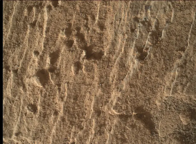 Sol 2585: Mars Hand Lens Imager (MAHLI)