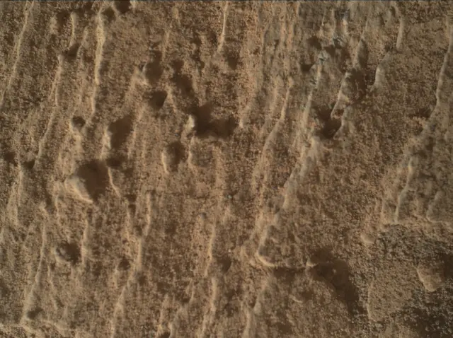 Sol 2585: Mars Hand Lens Imager (MAHLI)