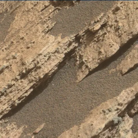 Sol 2585: Mars Hand Lens Imager (MAHLI)