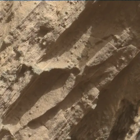 Sol 2585: Mars Hand Lens Imager (MAHLI)
